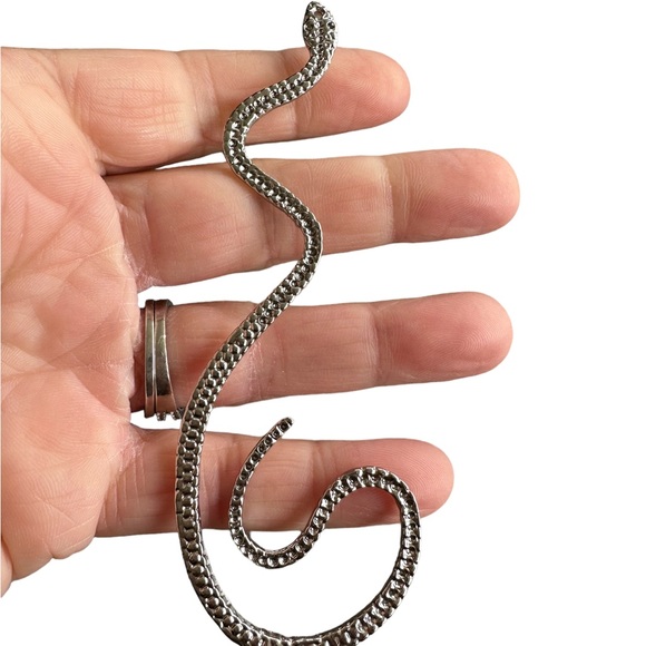 Silver Inlaid Zircon Earcuff and Pendant - Picture 2 of 3